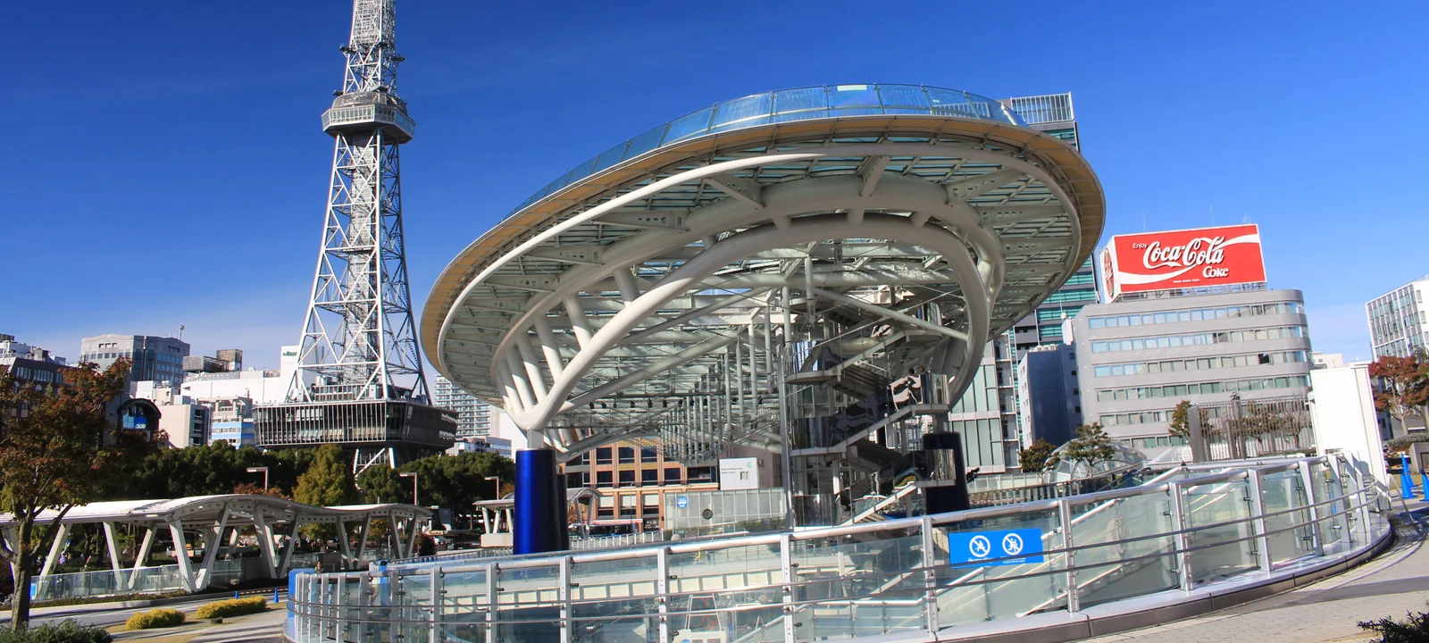 栄のオアシス21と中部電力MIRAI TOWER